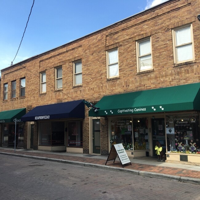 10 E Main St, Unit Apt B