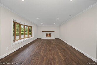 6695 Lahser Rd in Bloomfield Hills, MI - Building Photo - Building Photo