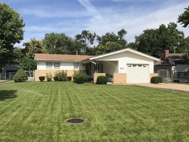 property at 610 E Elaine Ave