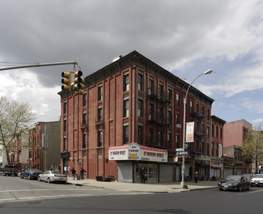 238 Malcolm X Blvd in Brooklyn, NY - Building Photo