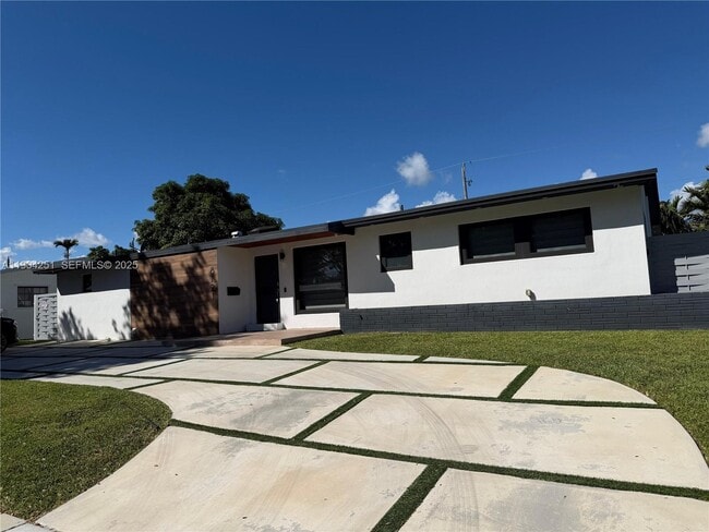8721 SW 191st St in Cutler Bay, FL - Foto de edificio - Building Photo