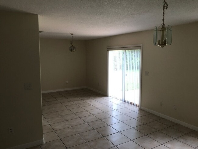 1 Bunker Knolls Ln in Palm Coast, FL - Building Photo - Building Photo