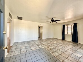 1150 N Jones Blvd in Tucson, AZ - Building Photo - Building Photo