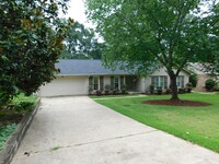 1213 Heritage Ln in Tuscaloosa, AL - Foto de edificio - Building Photo