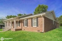 5815 Mallard Dr S in Charlotte, NC - Building Photo - Building Photo