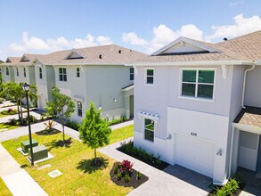 630 SE Lk Fls St in Port St. Lucie, FL - Building Photo - Building Photo