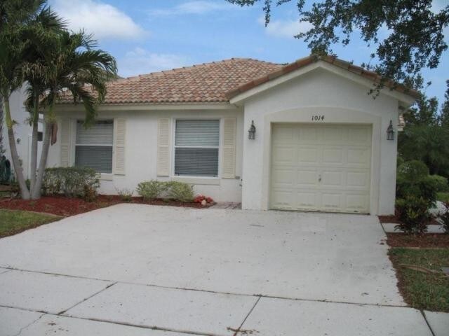 1014 Fosters Mill Rd in Boynton Beach, FL - Building Photo