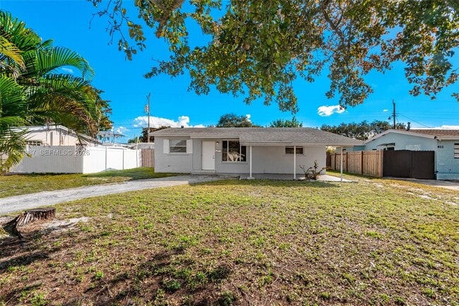 621 N 70th Way in Hollywood, FL - Building Photo - Building Photo