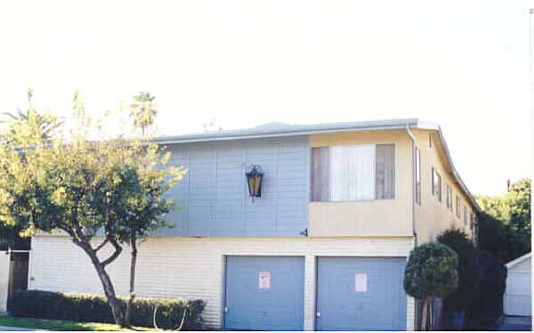 815 GLADYS Ave in Long Beach, CA - Foto de edificio - Building Photo