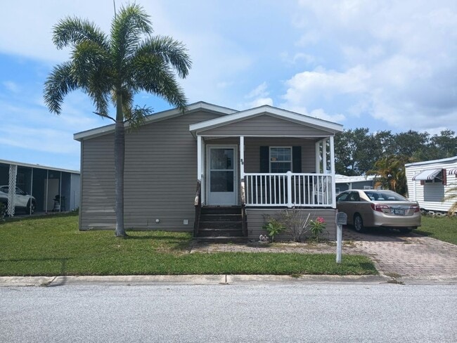 7001 142nd Ave N in Largo, FL - Building Photo - Building Photo