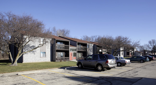 Dixon Square Apartments in Dixon, IL - Building Photo - Building Photo