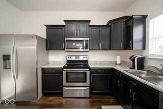 884 Star Flower Trace in Greenwood, IN - Building Photo - Building Photo