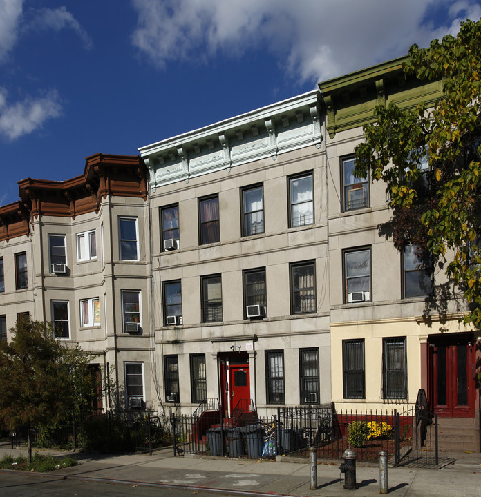 625 Sterling Pl in Brooklyn, NY - Building Photo