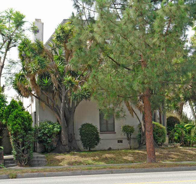 6618 W Olympic Blvd in Los Angeles, CA - Building Photo - Building Photo