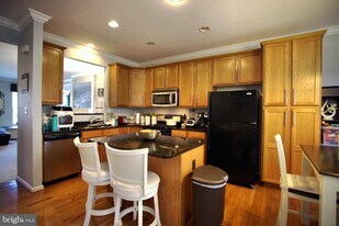 4852 Cavallo Way in Woodbridge, VA - Building Photo