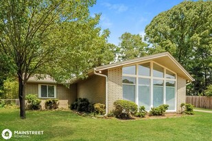 1800 Beechwood Blvd NW in Gainesville, GA - Building Photo - Building Photo