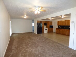 2304 Broussard St in West Orange, TX - Building Photo - Building Photo