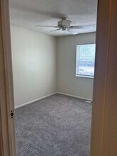 10705 W 90th Terrace in Overland Park, KS - Building Photo - Building Photo