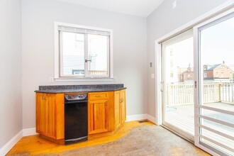 539 E 4th St, Unit 1 in Boston, MA - Building Photo - Building Photo