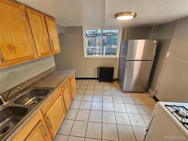 400 S Hazel Ct in Denver, CO - Building Photo