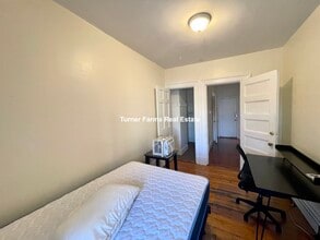 186 Naples Rd, Unit 1 in Brookline, MA - Foto de edificio - Building Photo