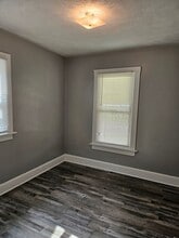 720 E Oregon St in Evansville, IN - Foto de edificio - Building Photo