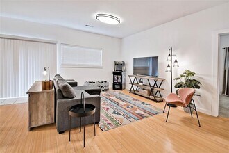 512 SW B St in Bentonville, AR - Building Photo - Building Photo