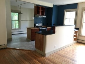 33 St Paul St, Unit #1 in Montpelier, VT - Building Photo - Building Photo