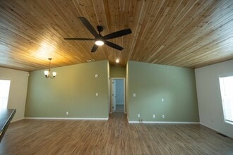 2255 Fuller Ln in Lebanon, OR - Building Photo - Building Photo