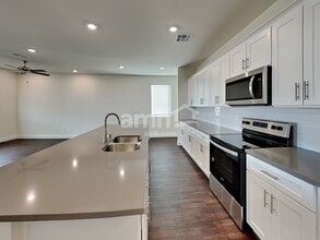 872 Longwood Gdns St in Las Vegas, NV - Foto de edificio - Building Photo