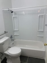 10614 McPherson St in Indianapolis, IN - Foto de edificio - Building Photo