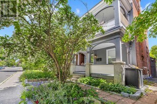 111 Spadina Ave in Ottawa, ON - Building Photo