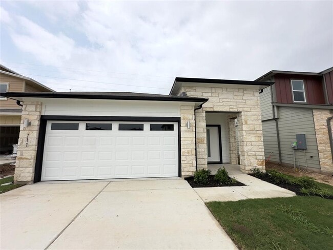 111 Gillingham St in San Marcos, TX - Building Photo - Building Photo