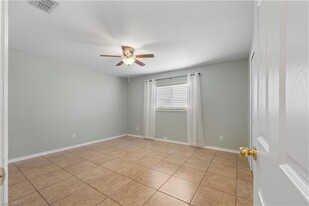 2923 NW 10th Terrace, Unit 1 in Cape Coral, FL - Building Photo - Building Photo