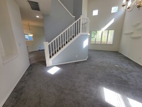 556 239th Ave SE in Sammamish, WA - Building Photo - Building Photo