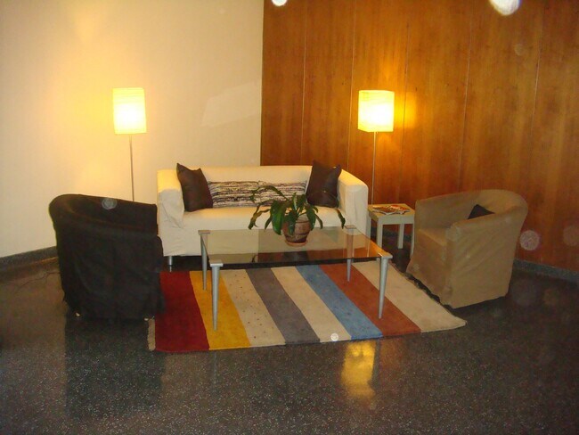 415 E Cedar Ave in Burbank, CA - Building Photo - Building Photo