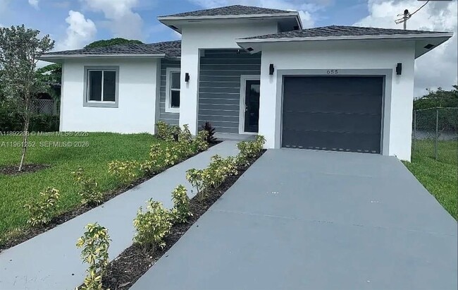 655 NW 24th Ave in Fort Lauderdale, FL - Building Photo - Building Photo