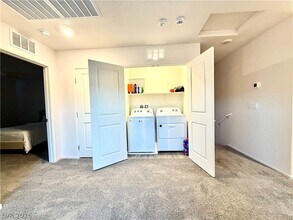 6086 Lily Gdn St in North Las Vegas, NV - Building Photo - Building Photo