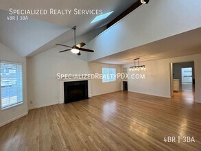 5749 NE Harvest St in Hillsboro, OR - Building Photo - Building Photo