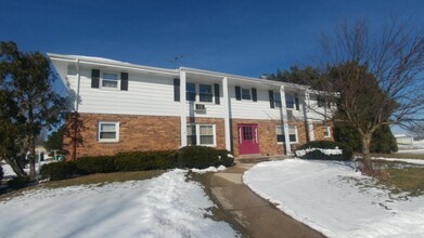 1317 Kilbourn Ave in West Bend, WI - Building Photo - Building Photo