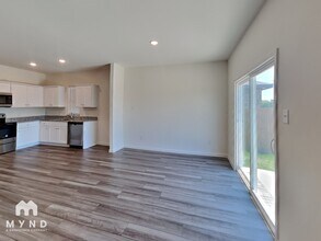 5549 Ladytown Ln in Crowley, TX - Foto de edificio - Building Photo