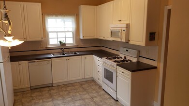 4549 Stimpson Ridge Dr in Winston-Salem, NC - Foto de edificio - Building Photo