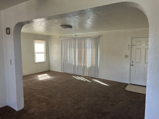 1803 N 11th Ave in Hanford, CA - Building Photo - Building Photo