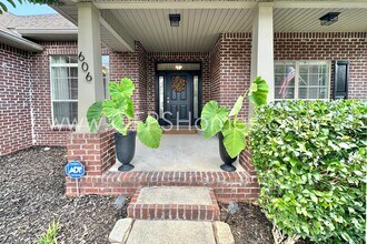 606 Rowan Cir in Crestview, FL - Building Photo - Building Photo