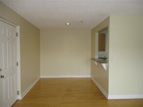 2065 Dixie Belle Dr in Orlando, FL - Building Photo - Building Photo