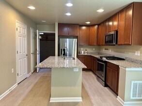 5760 Boston St in Denver, CO - Building Photo - Building Photo