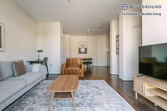 1051 Commodore Dr in San Bruno, CA - Building Photo - Building Photo