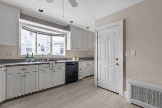 324 Beech St, Unit 1 in Boston, MA - Foto de edificio - Building Photo