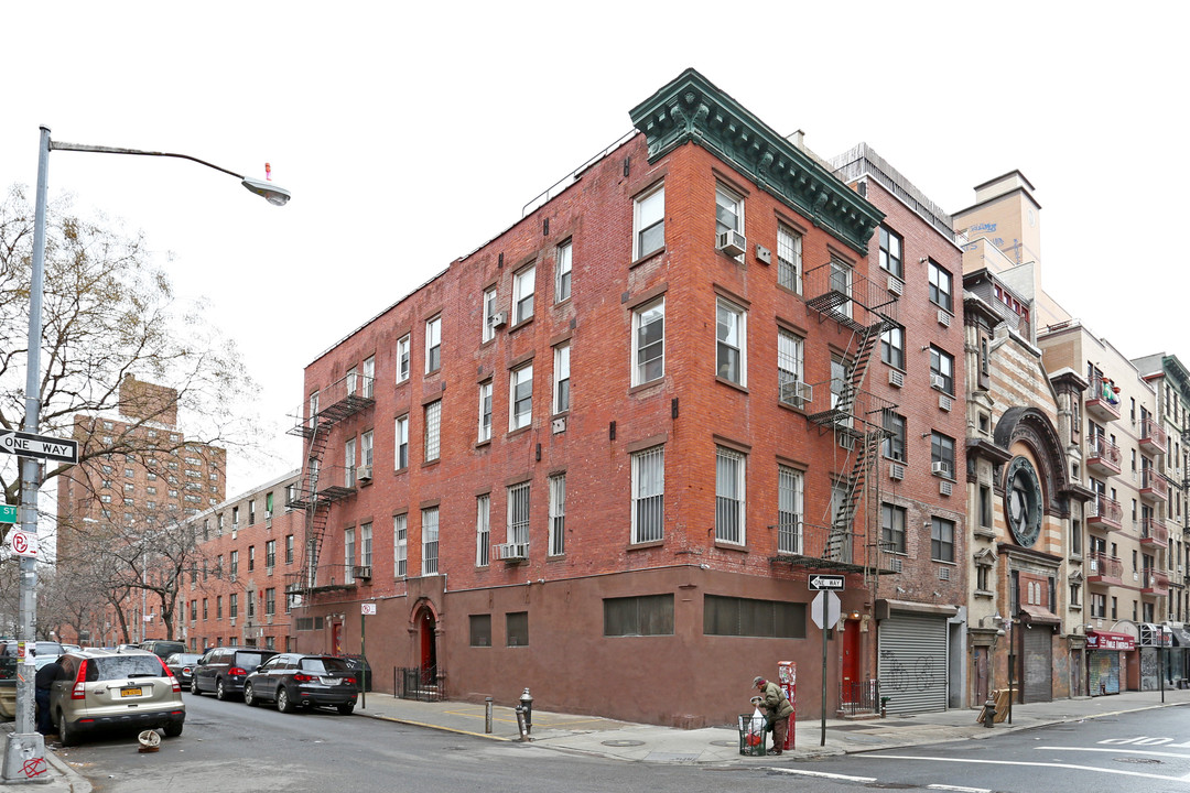 190 Eldridge St in New York, NY - Building Photo