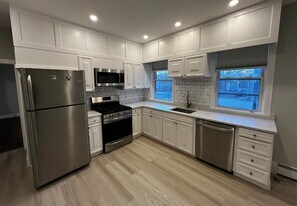 158 Holland St, Unit 1 in Somerville, MA - Building Photo